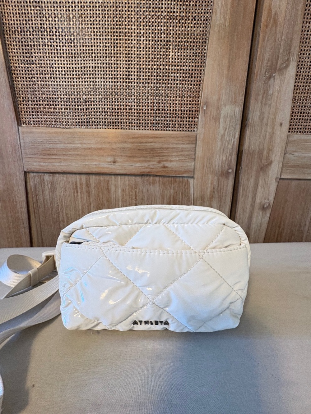 Athleta small crossbody in quilted cream